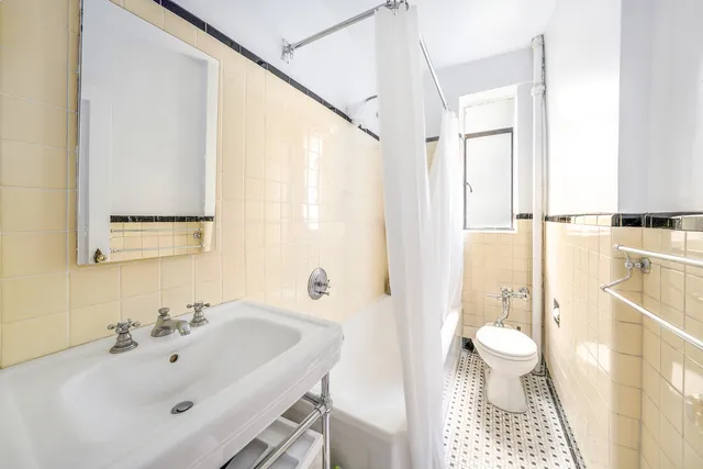 $999,000 | 250 West 24th Street, Unit 1CW | Chelsea