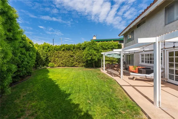 $1,949,000 | 9512 Hightide Drive, Huntington Beach, CA 92646