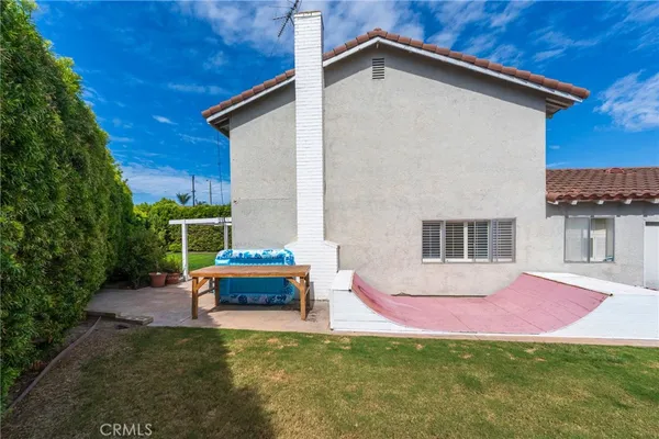 $1,949,000 | 9512 Hightide Drive, Huntington Beach, CA 92646