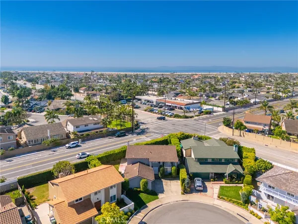 $1,949,000 | 9512 Hightide Drive, Huntington Beach, CA 92646