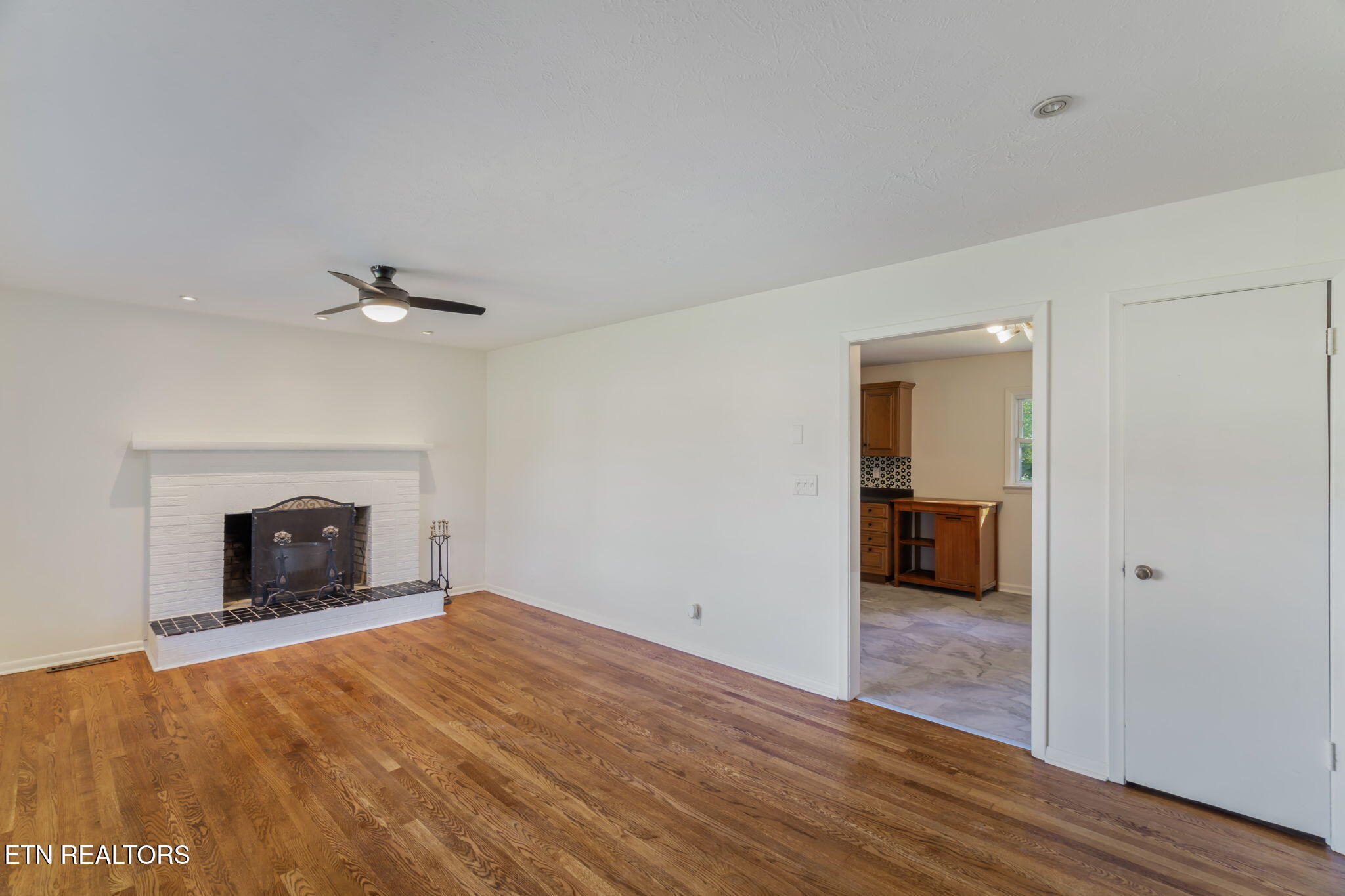 6624 Candy Lane Knoxville, TN 37920 - Photo 11 of 48 13-web-or-mls-6624 Candy Lane-14