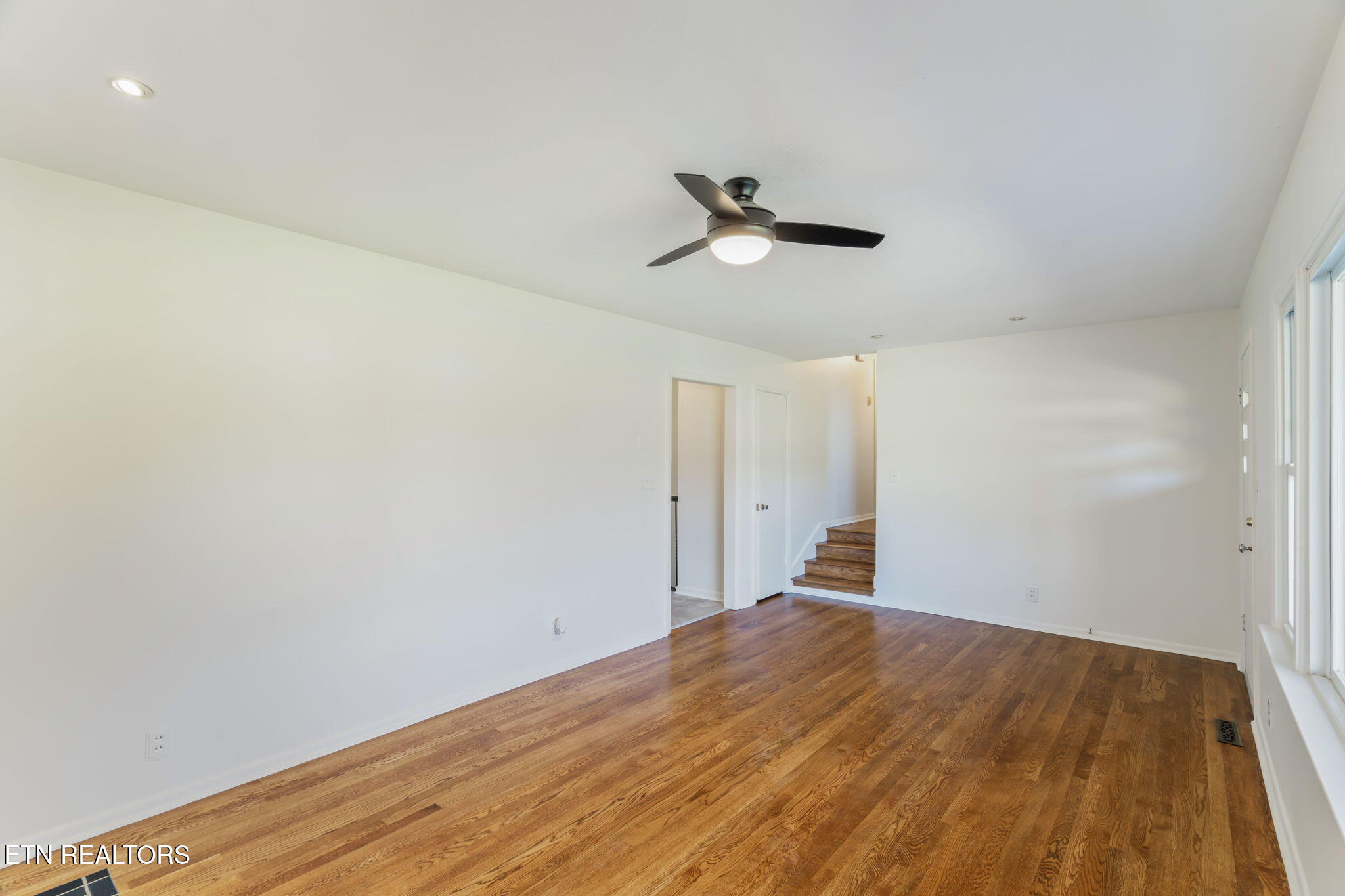 6624 Candy Lane Knoxville, TN 37920 - Photo 12 of 48 12-web-or-mls-6624 Candy Lane-13