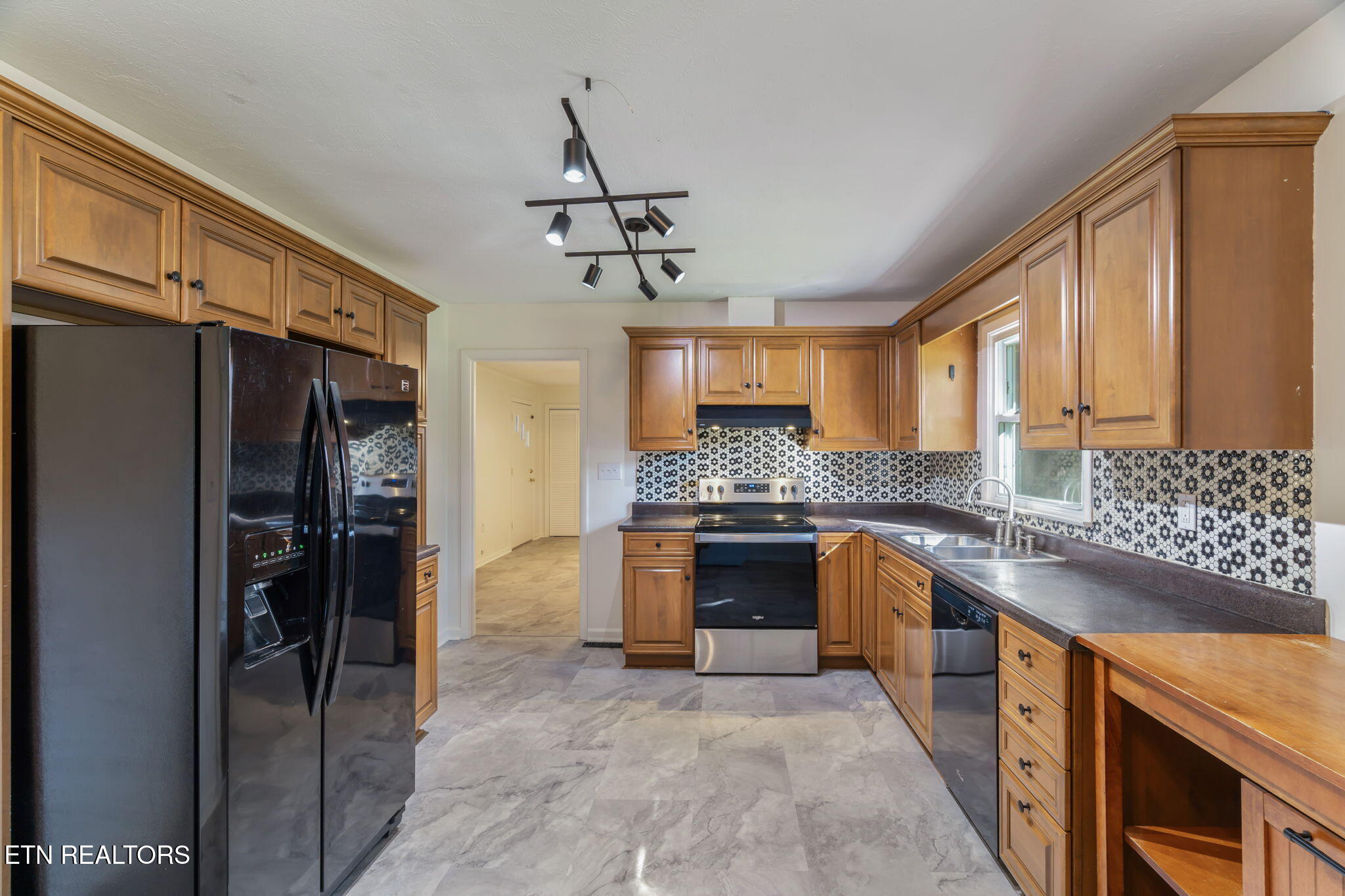 6624 Candy Lane Knoxville, TN 37920 - Photo 18 of 48 14-web-or-mls-6624 Candy Lane-15