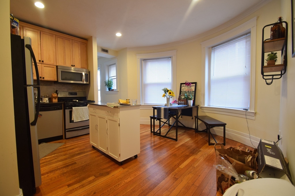 191 Winthrop Road, Unit 3 Brookline, MA 02445 - Photo 9 of 13