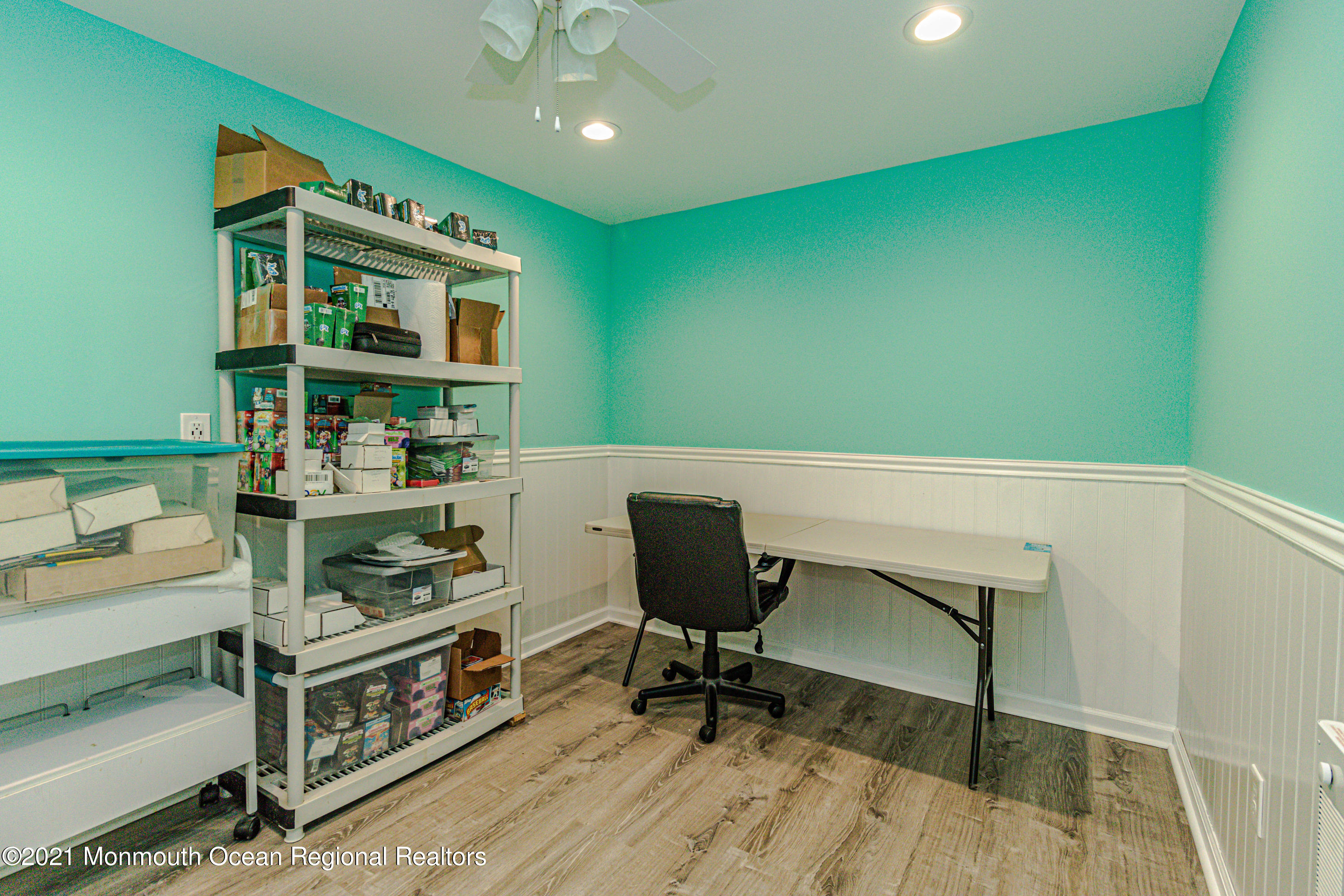 30 Eaglenest Road Freehold, NJ 07728 - Photo 28 of 39 a workspace with furniture