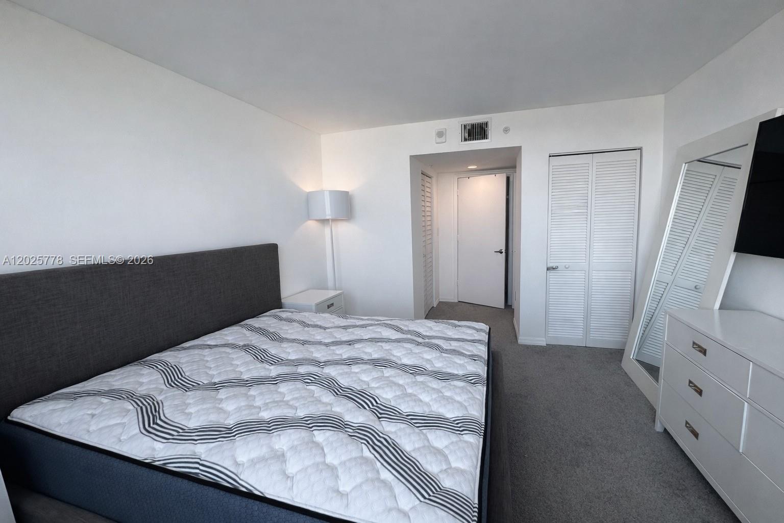 90 Alton Road, Unit 1009 Miami Beach, FL 33139 - Photo 17 of 20