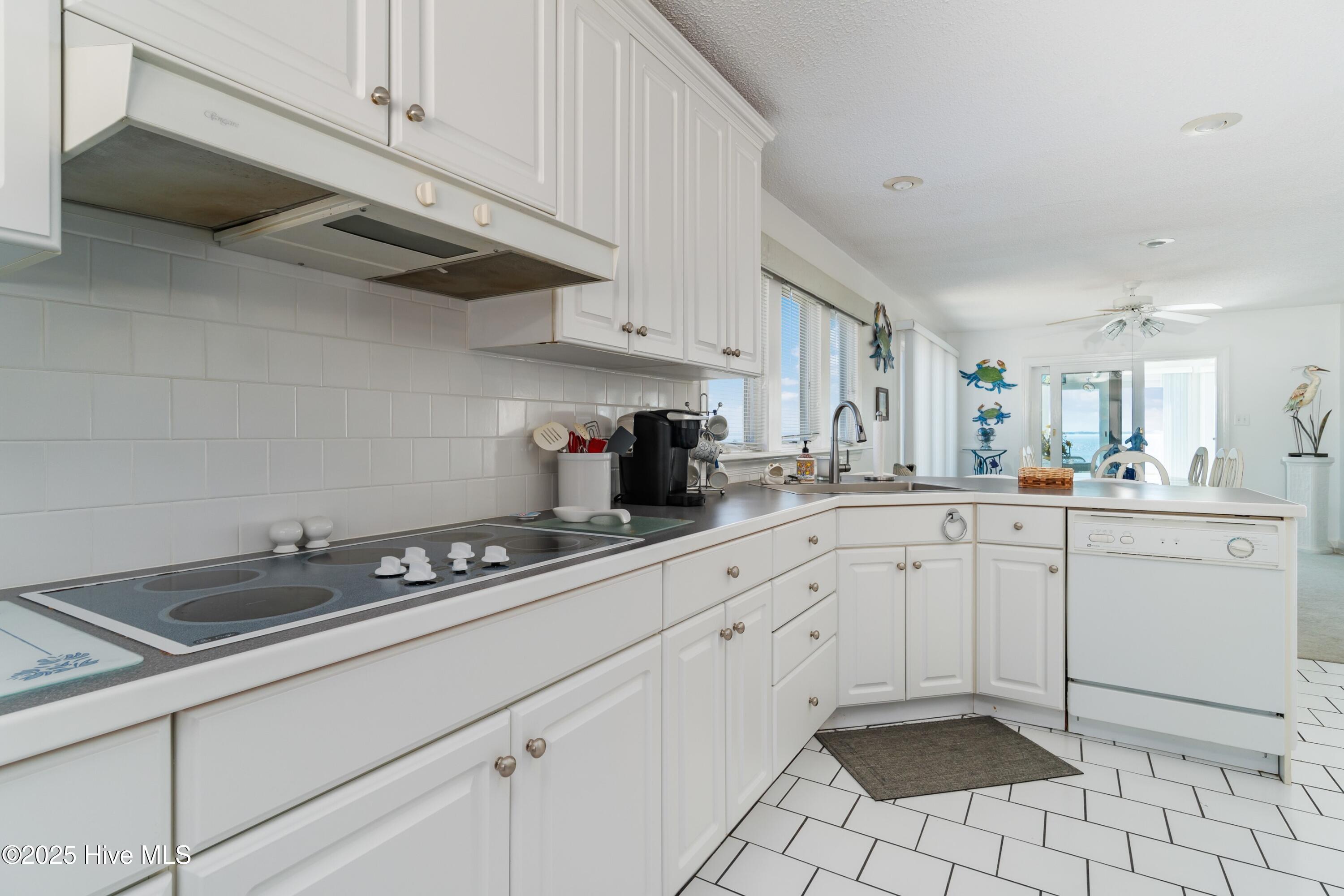 3153 Janiero Road Arapahoe, NC 28510 - Photo 14 of 37 014_Kitchen