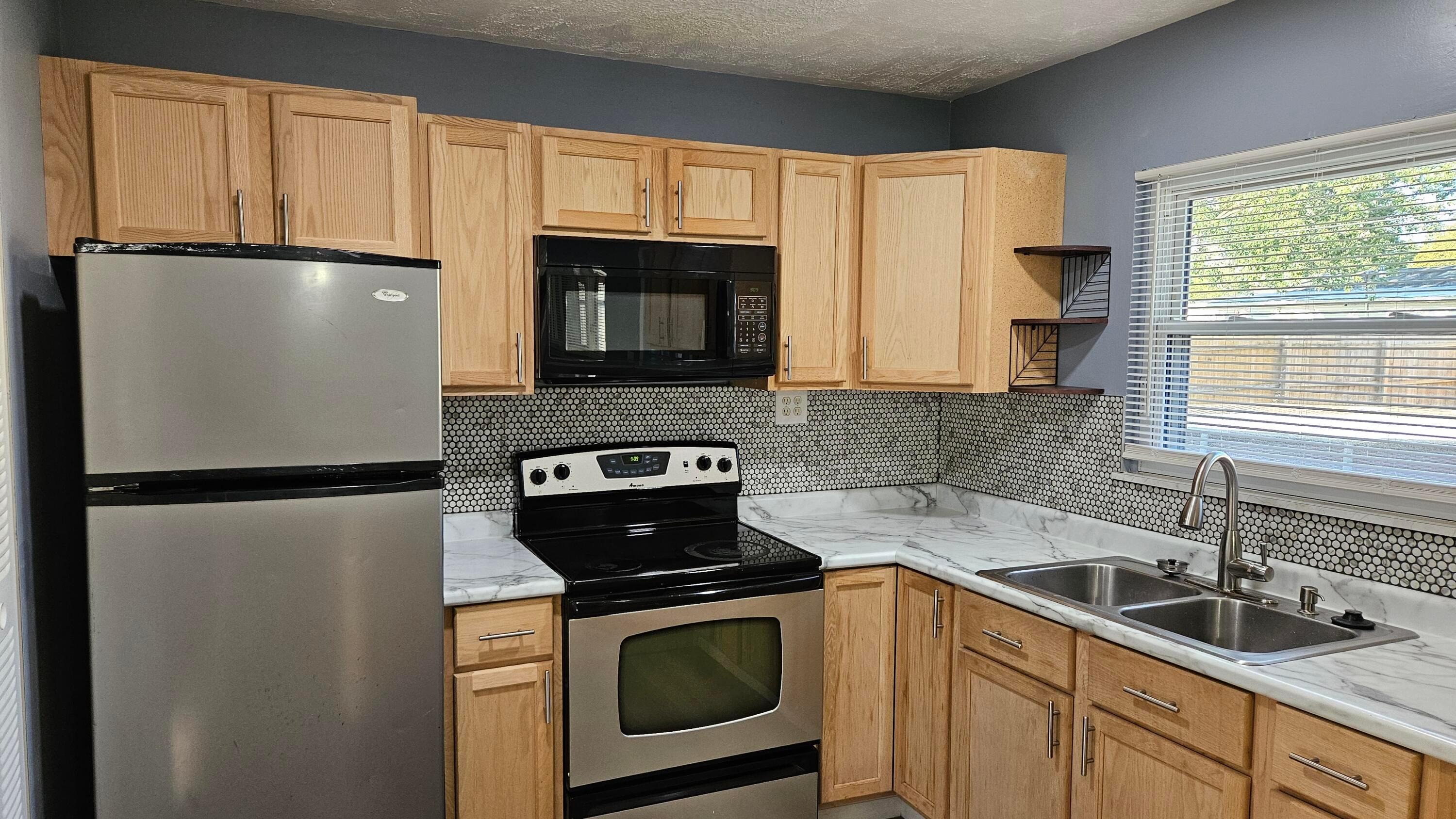 435 Redmond Road Columbus, OH 43228 - Photo 7 of 28 20251004_090950