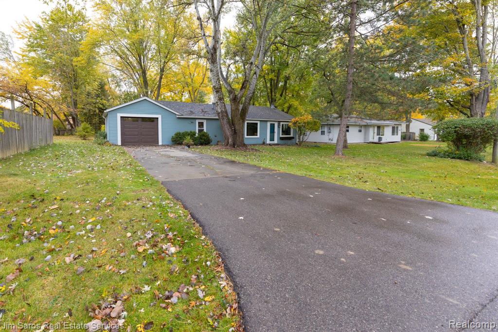 1745 June Avenue Rochester Hills, MI 48309 - Photo 3 of 17