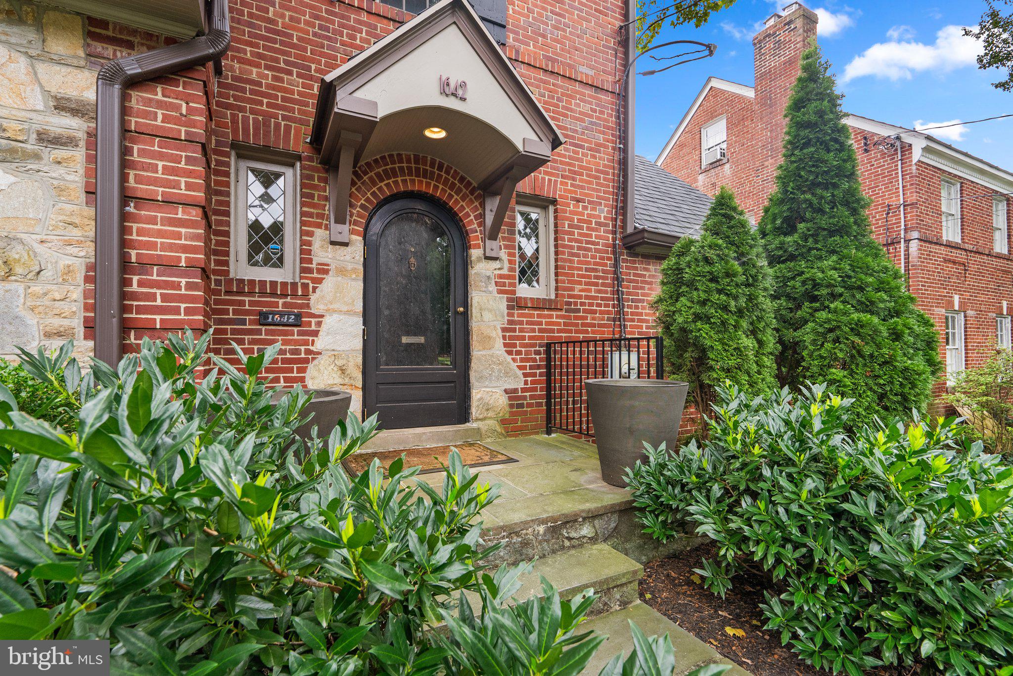 1642 Primrose Road Northwest Washington, DC 20012 - Photo 5 of 44 Gallery Image 5