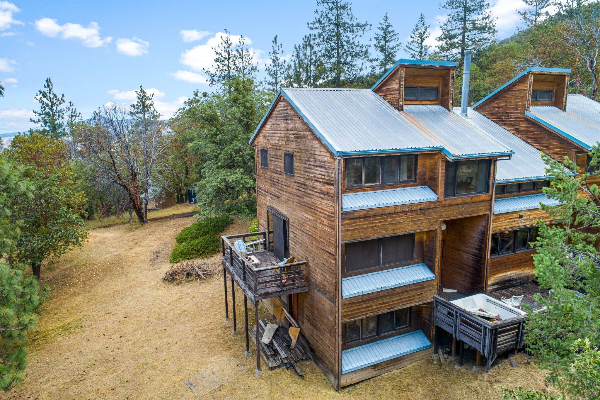 8025 Rapp Lane Talent, OR 97540 - Photo 5 of 40 4-web-or-mls-DJI_0059