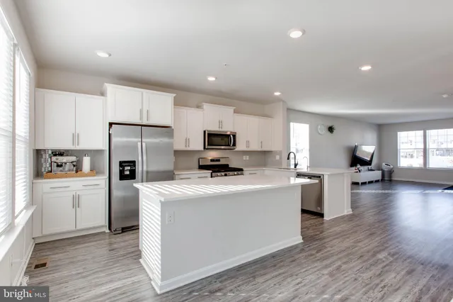 $3,300 | 7928 Patterson Way, Hanover, MD 21076