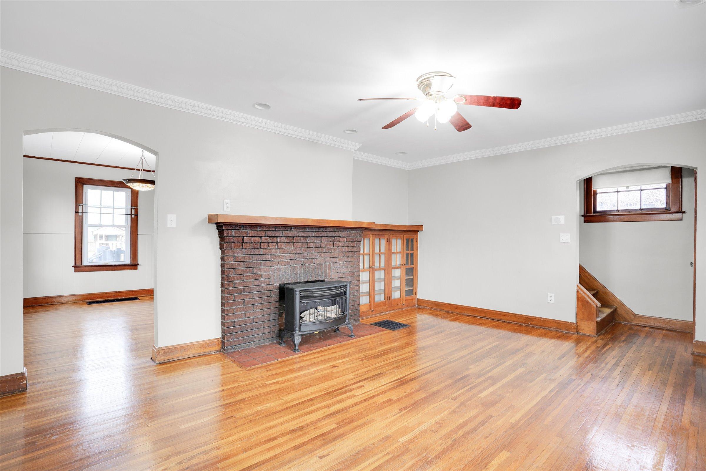 960 East Dunedin Road Columbus, OH 43224 - Photo 7 of 35