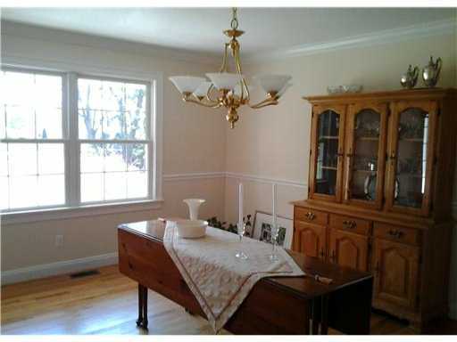 20 Hubbard Street Westerly, RI 02891 - Photo 14 of 20 Dining Room.
