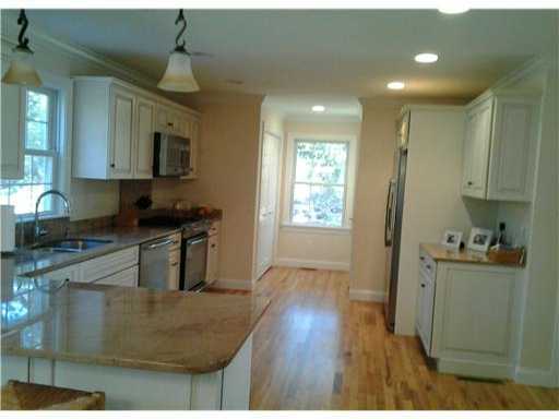 20 Hubbard Street Westerly, RI 02891 - Photo 4 of 20 Kitchen.