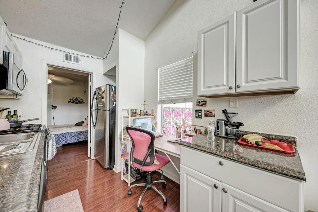 1010 West 23rd Street, Unit 15 Austin, TX 78705 - Photo 3 of 5