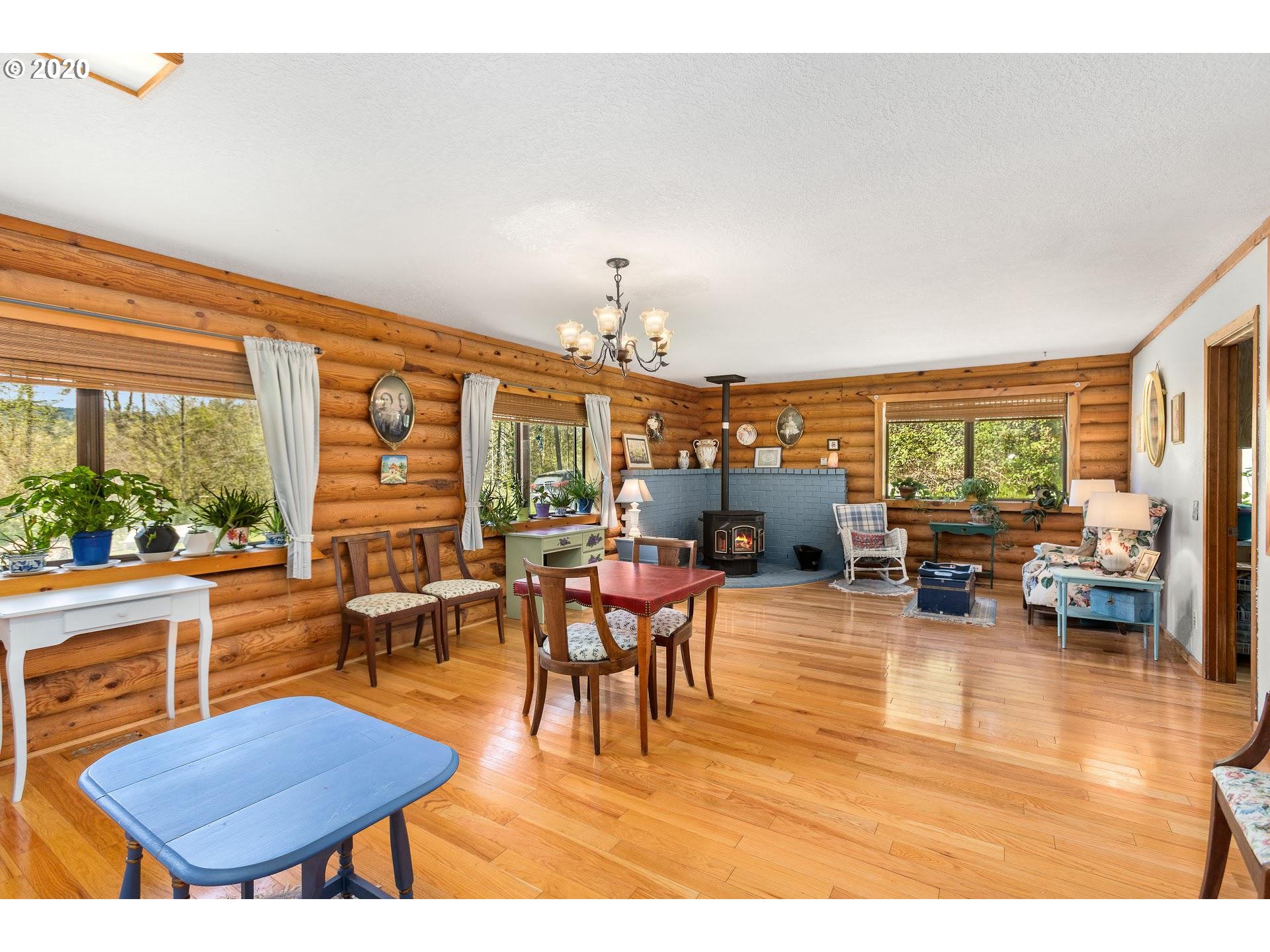 55601 Southwest Sain Creek Road Gaston, OR 97119 - Photo 11 of 26 Gallery Image 11