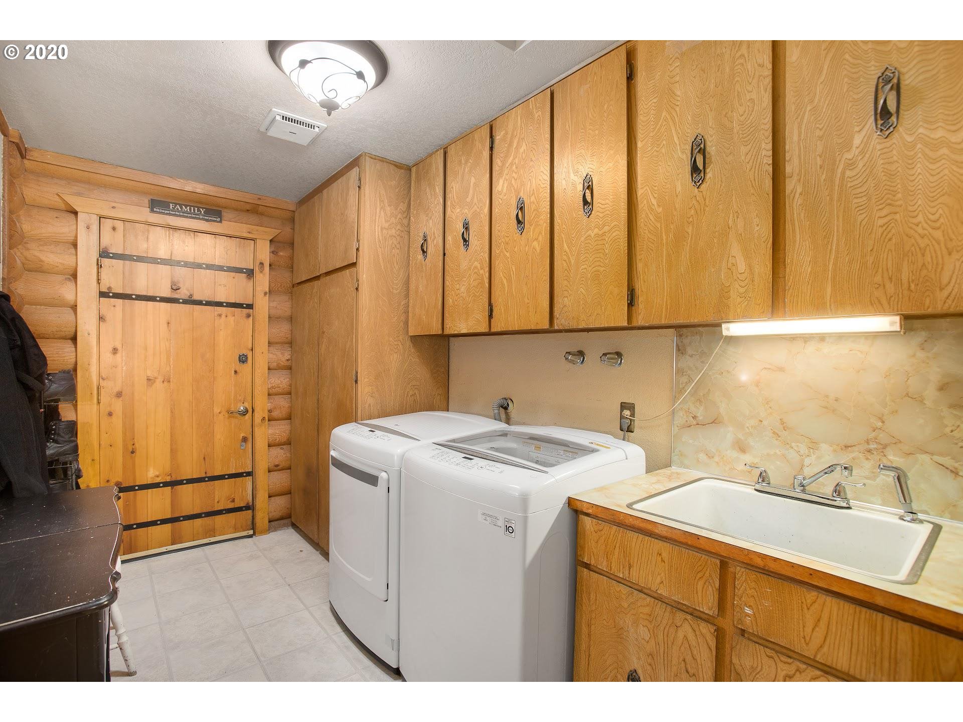 55601 Southwest Sain Creek Road Gaston, OR 97119 - Photo 20 of 26 Gallery Image 20