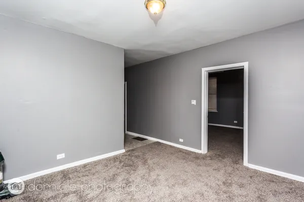 $1,825 | 1022 West Fry Street, Unit 1R, Chicago, IL 60642