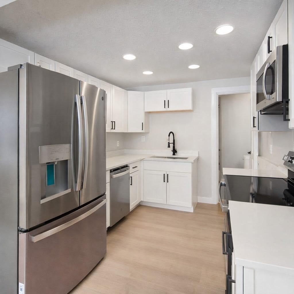 8444 Fish Hatchery Road Burlington, WI 53105 - Photo 11 of 32 Kitchen4