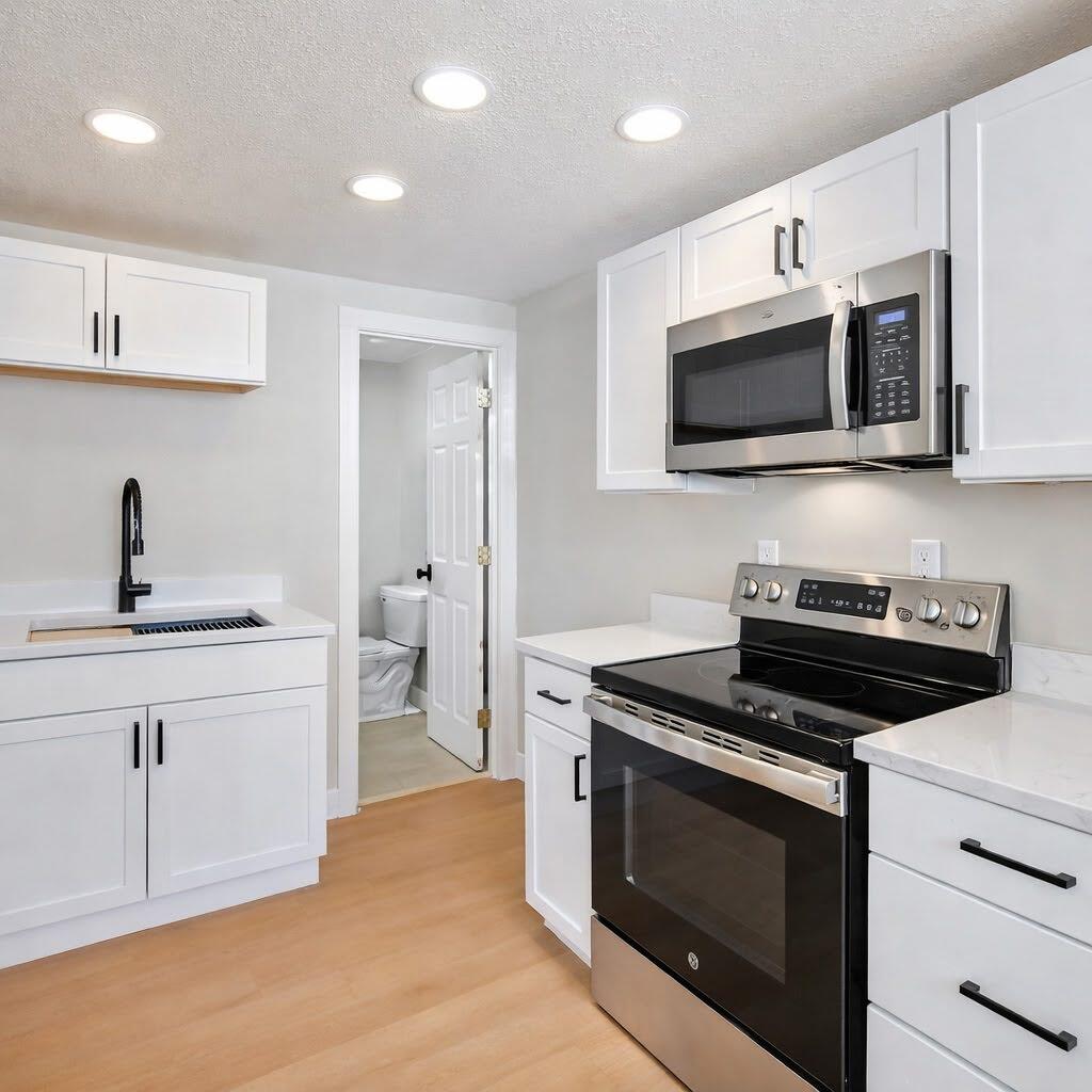 8444 Fish Hatchery Road Burlington, WI 53105 - Photo 14 of 32 Kitchen1