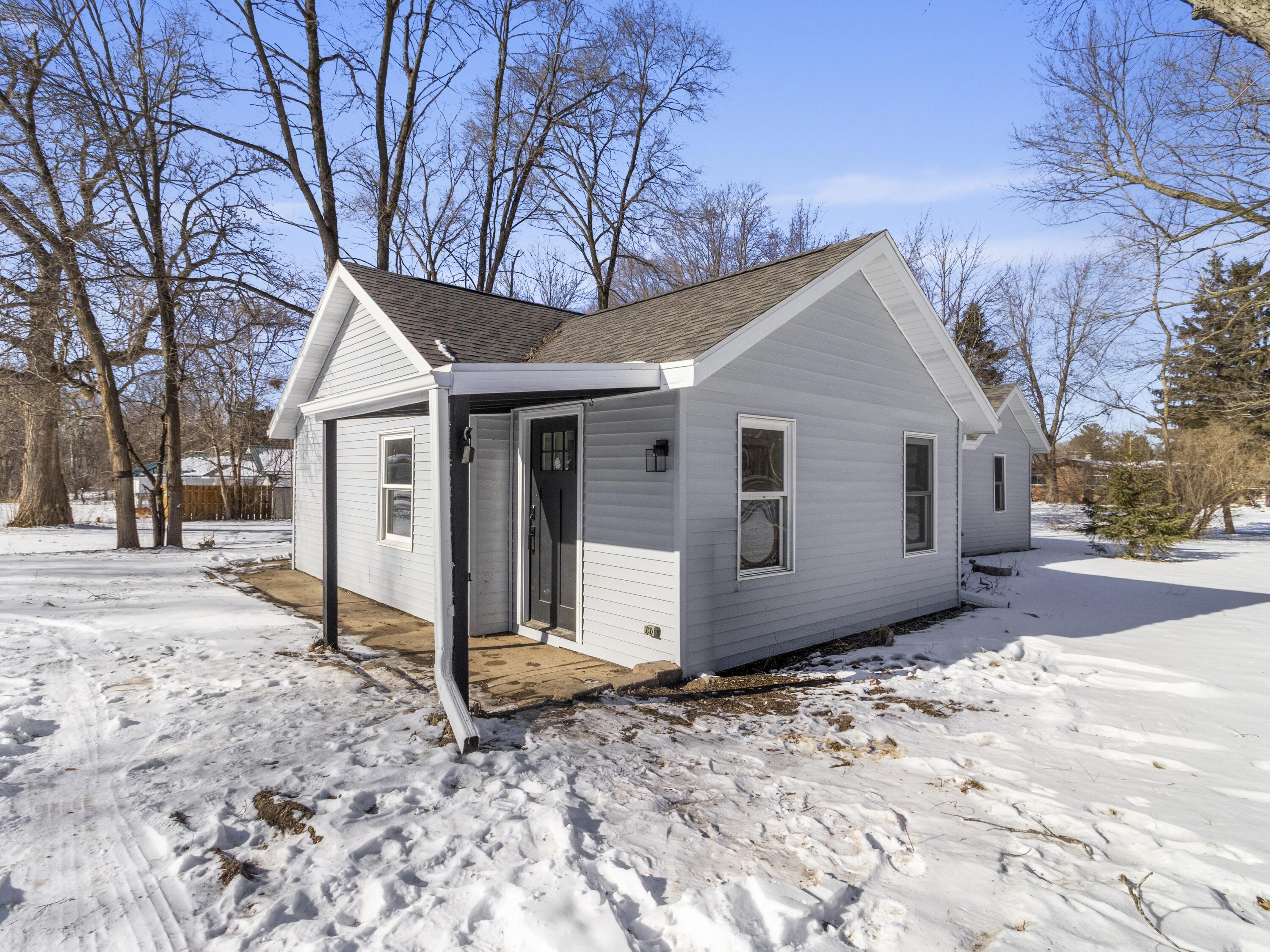 8444 Fish Hatchery Road Burlington, WI 53105 - Photo 2 of 32 IMG_3463