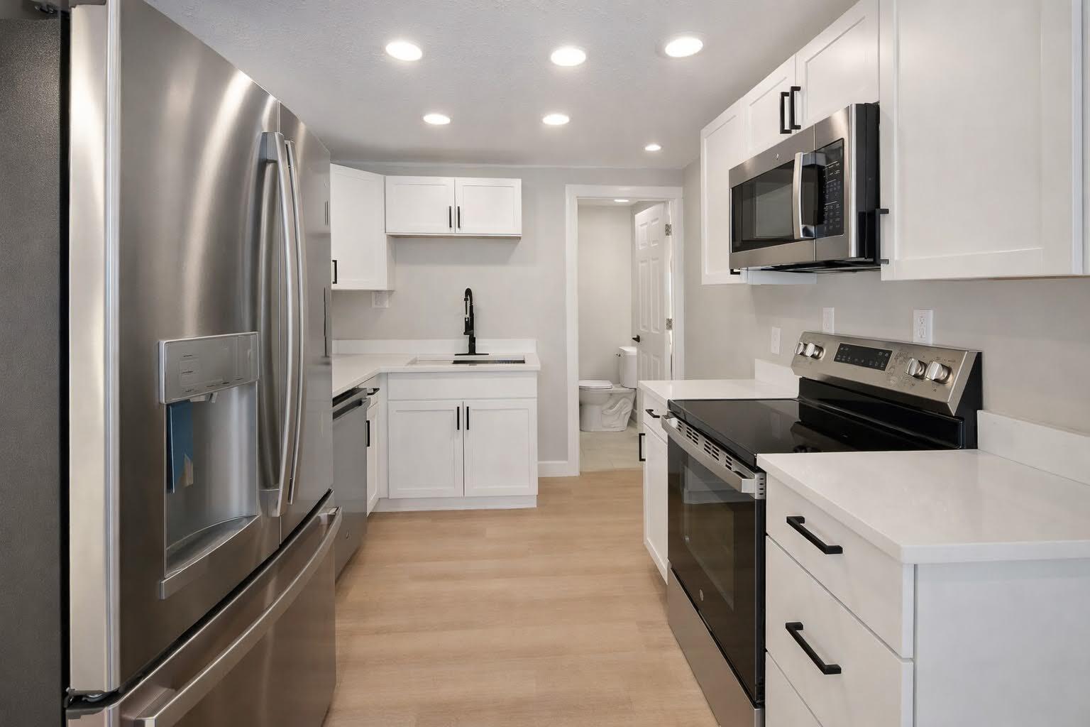 8444 Fish Hatchery Road Burlington, WI 53105 - Photo 10 of 32 Kitchen5