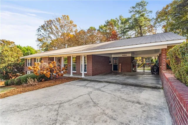 $324,900 | 111 Meadow Lane, Calhoun, GA 30701