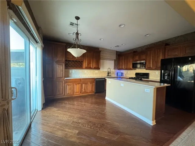 $2,095 | 7334 West Mistral Avenue, Las Vegas, NV 89113