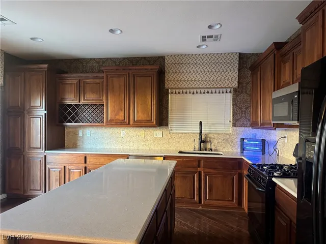 $2,095 | 7334 West Mistral Avenue, Las Vegas, NV 89113