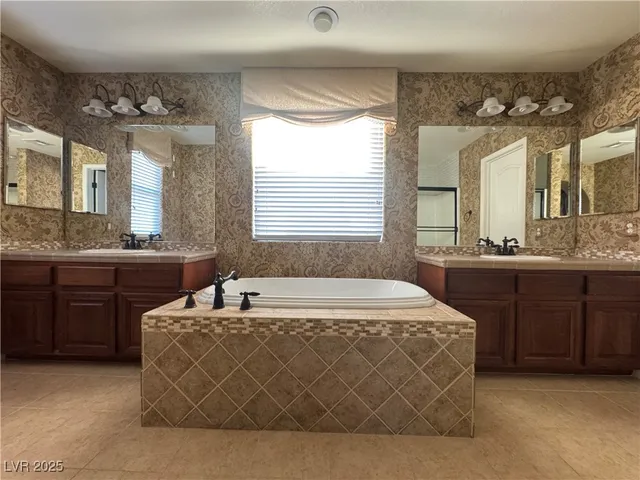 $2,095 | 7334 West Mistral Avenue, Las Vegas, NV 89113