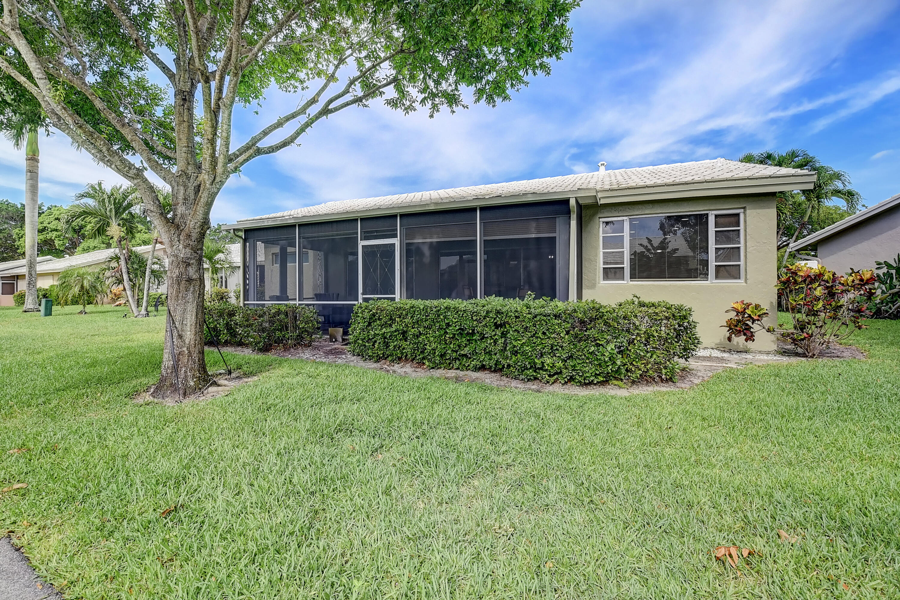 22352 Treetop Circle Boca Raton, FL 33433 - Photo 36 of 48 1 (32)