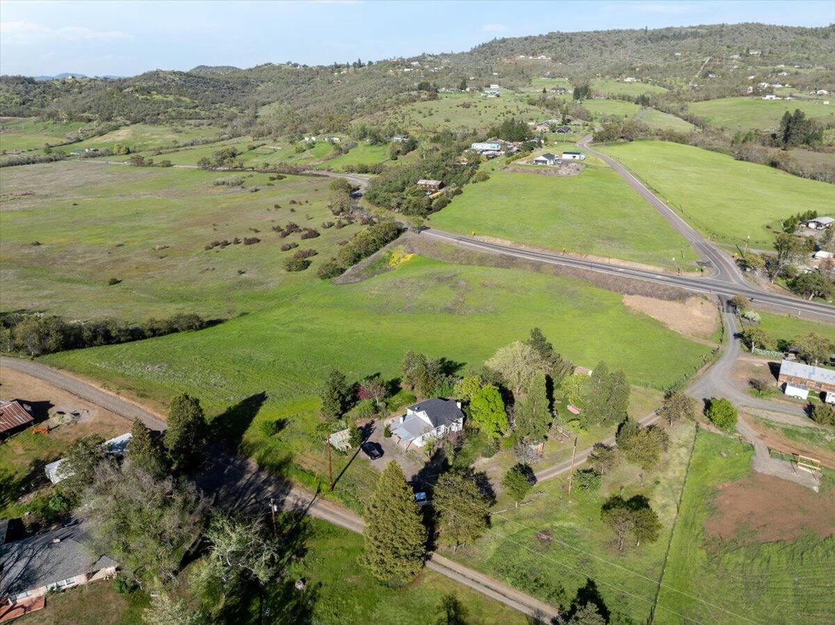 4261 North Foothill Road Medford, OR 97504 - Photo 36 of 37 45-DJI_0033