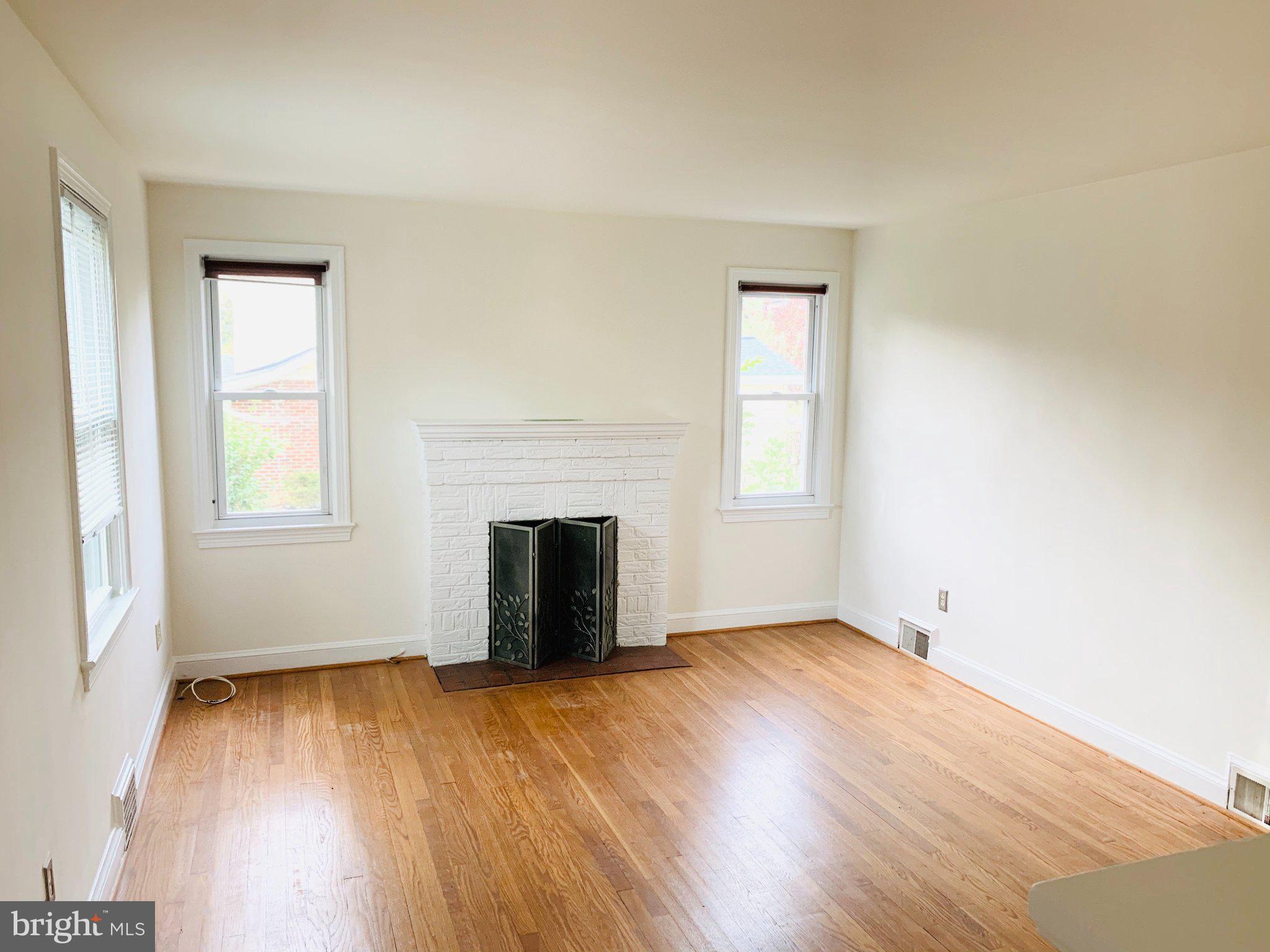 2207 Seminary Road Silver Spring, MD 20910 - Photo 7 of 17 Living Room