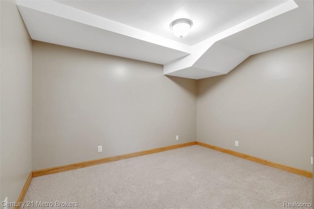 1380 Reid Road Flint, MI 48507 - Photo 35 of 53 dsc00168-dsc00170.JPG