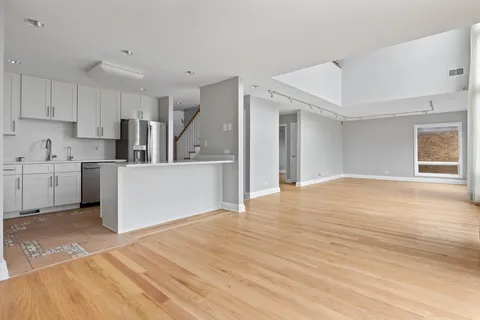 $800,000 | 5133 Carol Street, Skokie, IL 60077