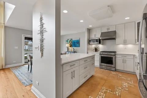 $800,000 | 5133 Carol Street, Skokie, IL 60077