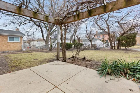 $800,000 | 5133 Carol Street, Skokie, IL 60077