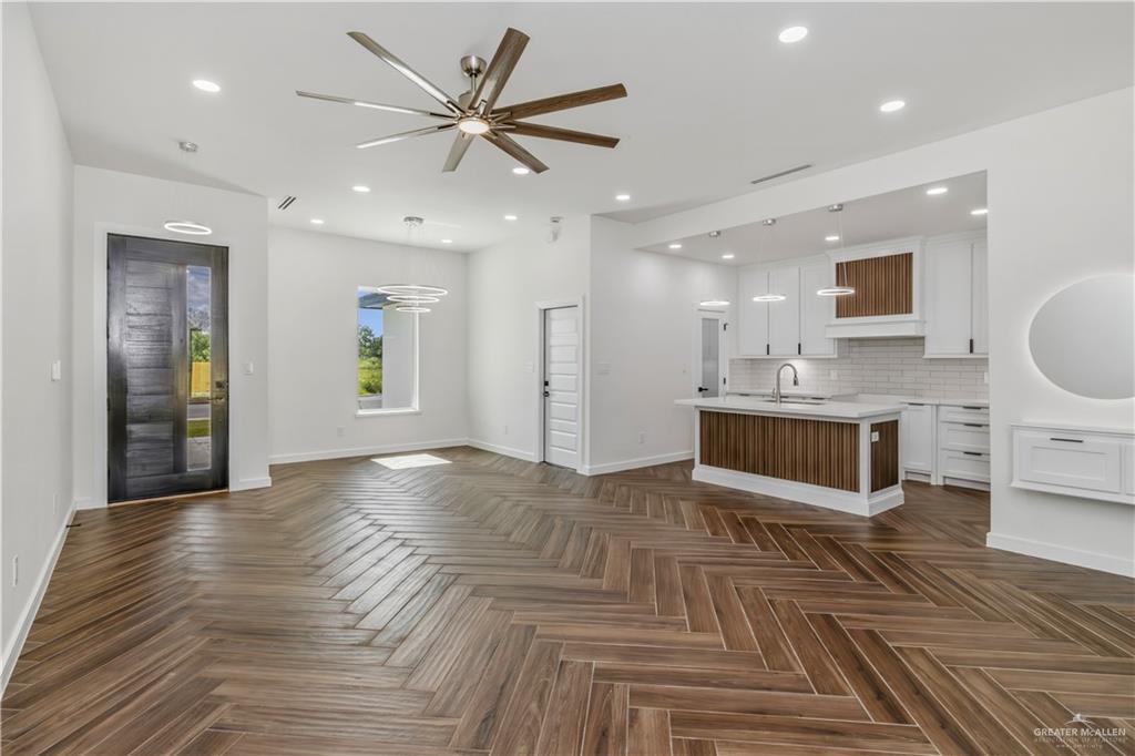 420 Freedom Way Weslaco, TX 78596 - Photo 5 of 17