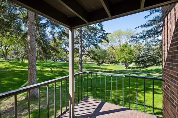 $435,000 | 5501 Dewey Hill Road, Unit 140, Edina, MN 55439