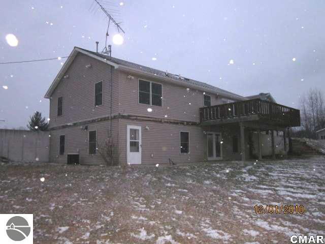 11404 Gates Road Riverdale, MI 48877 - Photo 17 of 18 1772864-16.JPG