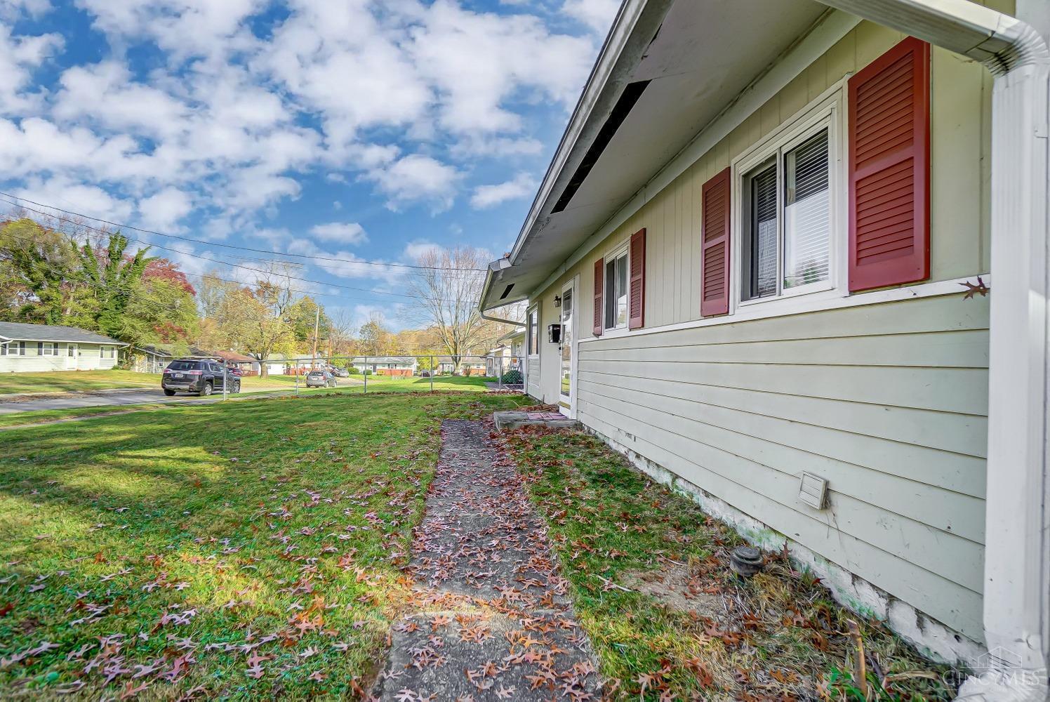 2483 Wenning Road Cincinnati, OH 45231 - Photo 4 of 30 Gallery Image 4