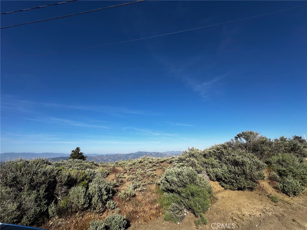 25840 Remington Court Tehachapi, CA 93561 - Photo 6 of 6 a view of sky from window