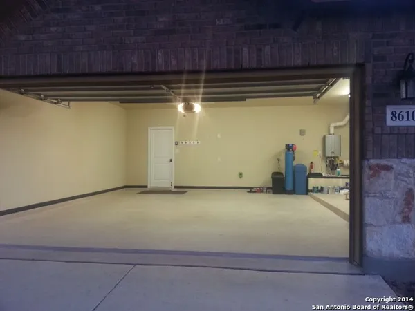 $2,395 | 8610 Kihnu Willow, San Antonio, TX 78251