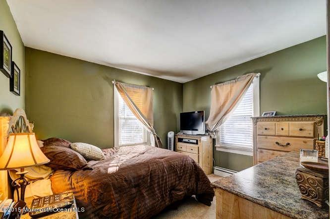 11 Zieglers Lane Hamilton, NJ 08690 - Photo 11 of 19 11 Zieglers Ln Hamilton-small-012-Bedroo