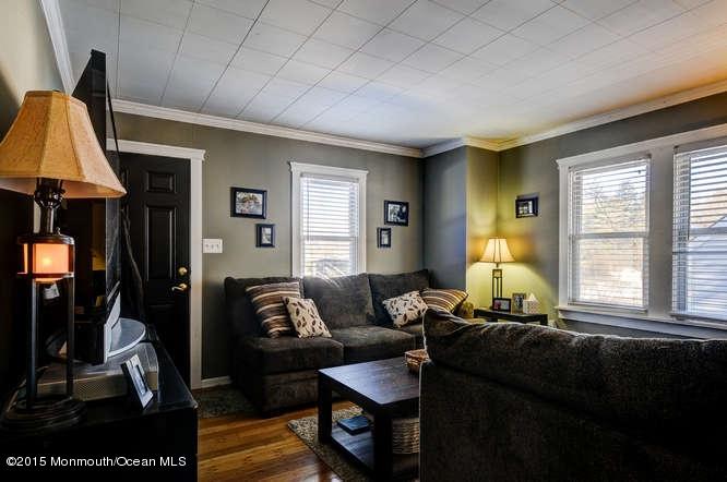 11 Zieglers Lane Hamilton, NJ 08690 - Photo 4 of 19 11 Zieglers Ln Hamilton-small-005-Living