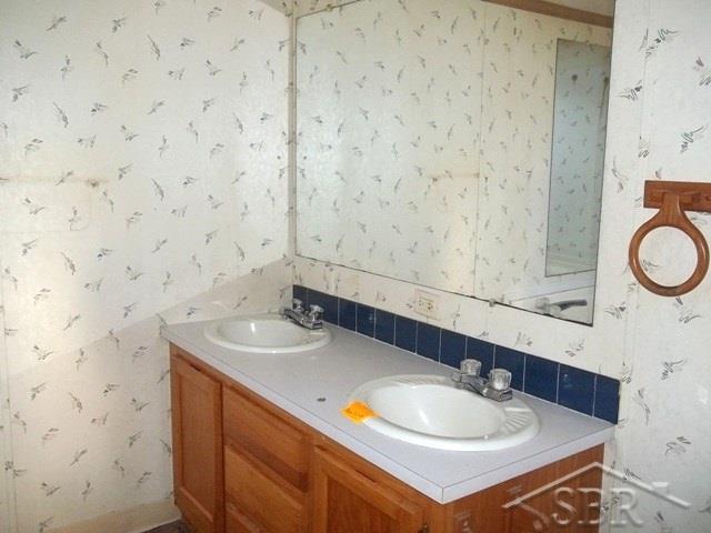 14787 South Merrill Road Elsie, MI 48831 - Photo 14 of 20 31239644-13.JPG