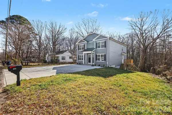 $1,750 | 106 10th Avenue Southeast, Hickory, NC 28602