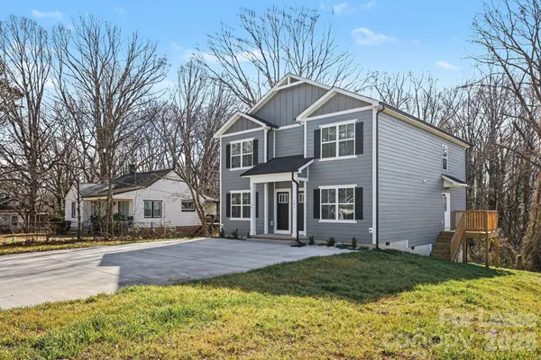 $1,750 | 106 10th Avenue Southeast, Hickory, NC 28602