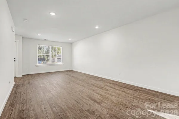 $1,750 | 106 10th Avenue Southeast, Hickory, NC 28602